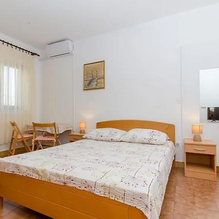 Guest house Goran Postira