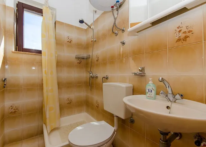 Goran 3* Postira